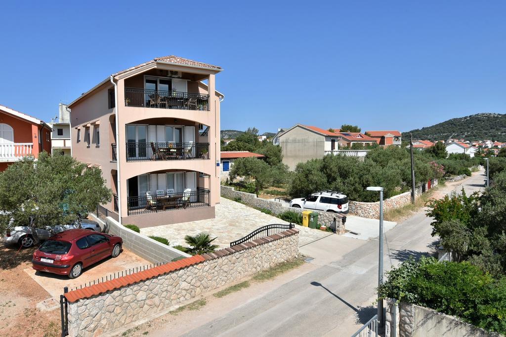 Apartmani Natasa Nino Jezera, Murter ภายนอก รูปภาพ