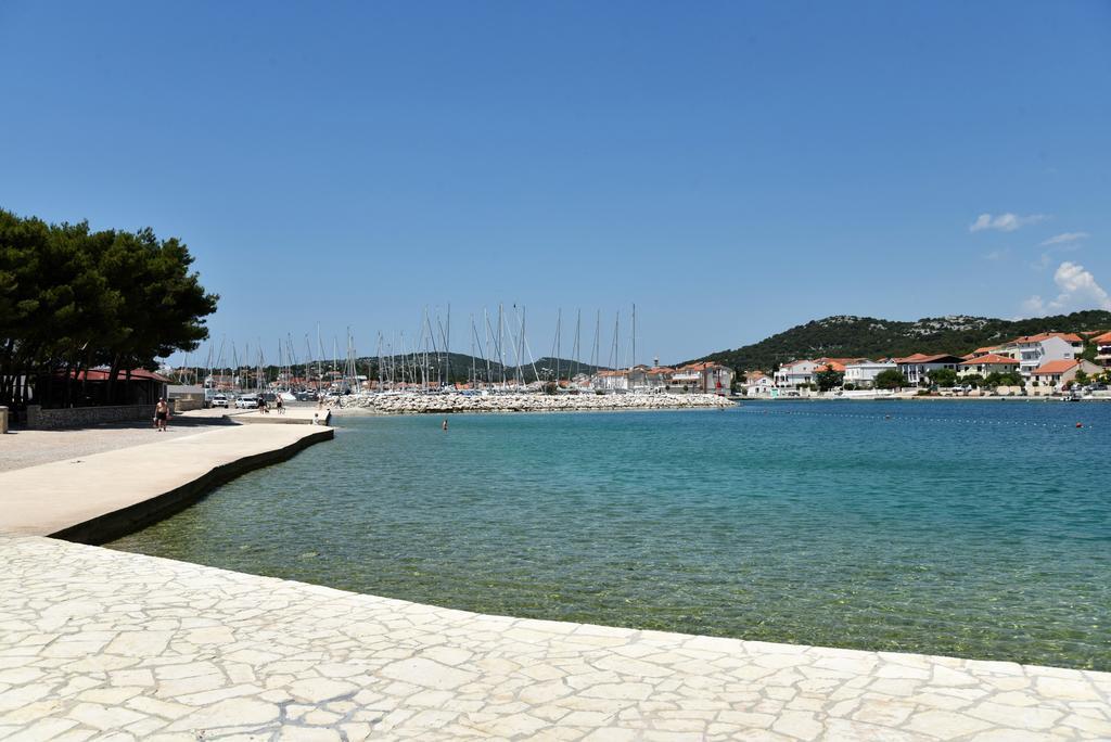 Apartmani Natasa Nino Jezera, Murter ภายนอก รูปภาพ